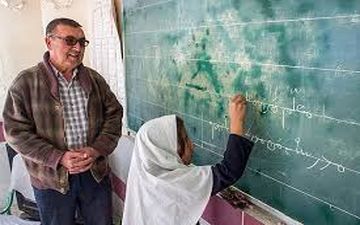 
خبر خوش برای معلمان بازنشسته/ اختصاص 3 هزار میلیارد تومان برای رتبه بندی
