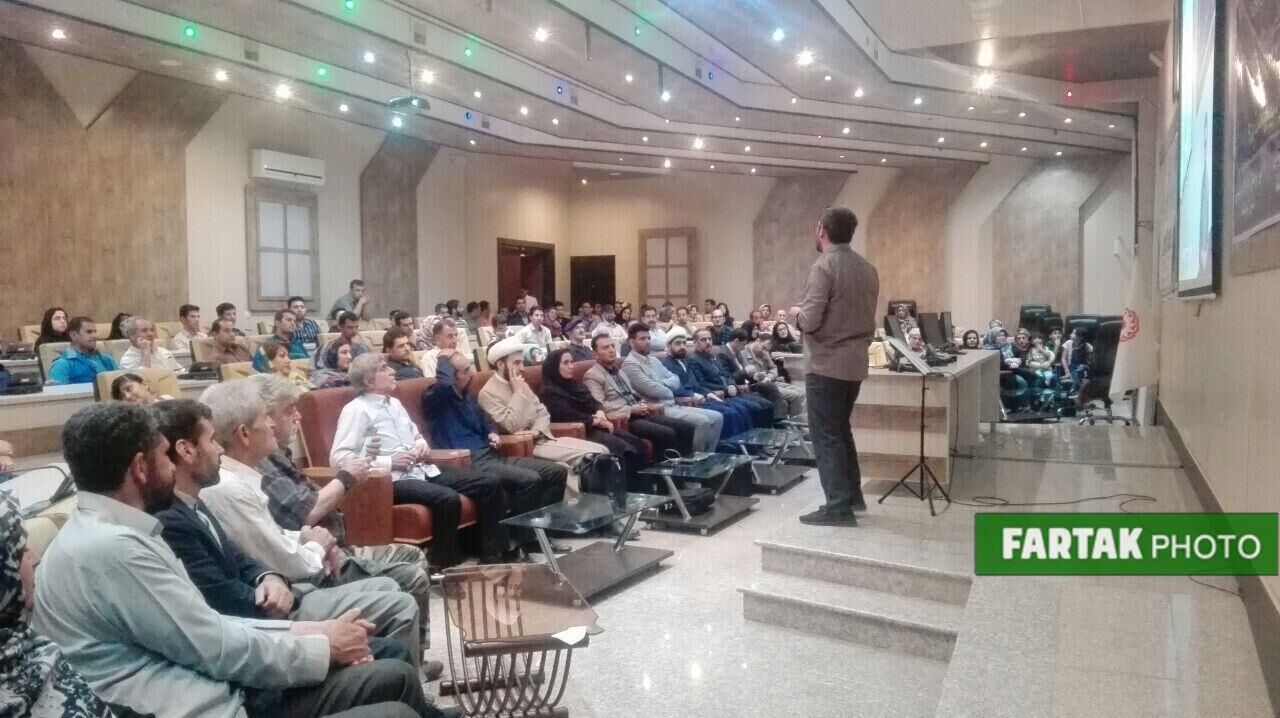 گزارش تصویری / اطعام 200 نفر از ناشنوایان از عواید موقوفه حاج محمد تقی اصفهانی 