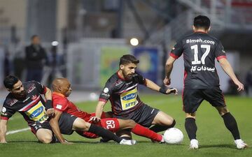 بنگر: اگر پرسپولیس ضعیف است چگونه فقط سه امتیاز کمتر از استقلال دارد؟