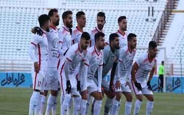 سرگردانی اعضای شهر خودرو در تبریز/ نماینده مشهد بلیت برگشت ندارد