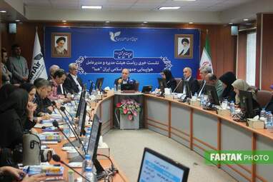نشست خبری کاپیتان تورج دهقانی زنگنه مدیرعامل هواپیمایی هما 