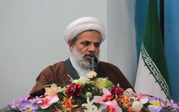 امام جمعه موقت بیرجند: مردم جامعه را در رسیدن انقلاب و تمدن نوین اسلامی یاری کنند