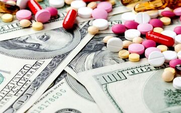 تعیین تکلیف ارز ترجیحی داروها در انتظار تصمیم دولت/ نیاز به بودجه ۱۲۰۰۰۰ میلیارد تومانی برای تأمین دارو در سال آینده