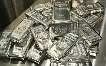 نخستین بار در ۱۴ سال اخیر؛ نقره از مرز ۴۷ دلار عبور کرد