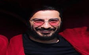 عکس: تولد نوید محمدزاده در کنار پدر و مادرش