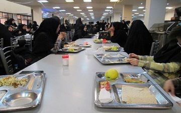 تصاویر تکان‌دهنده از شام دانشجویی؛ غذای عجیب در دانشگاه دولتی