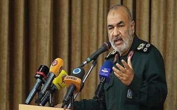ملت ایران با وجود گروه‌های جهادی از سختی‌ها عبور می‌کند