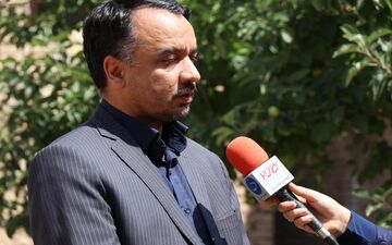 جابجایی دکل های برق از محوطه گردشگری آب پخش کن سمنان