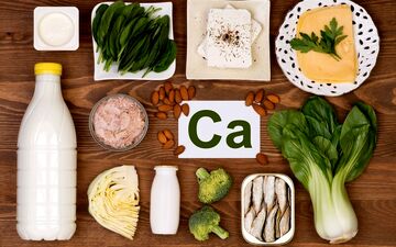 چگونه در هر دهه از زندگیمان کلسیم مورد نیاز بدن را تامین کنیم؟