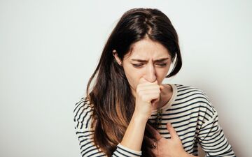 تنگی نفس ناگهانی؛ چه زمانی باید به آمبولی ریه شک کنیم؟ لحظات طلایی برای رهایی از مرگ