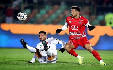 رسمی| اورونوف با پرسپولیس تمدید کرد