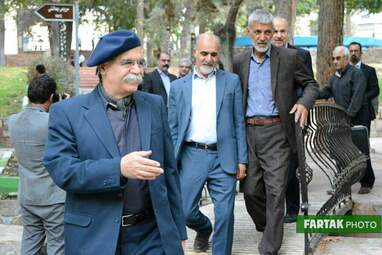 مراسم رونمایی از تندیس میرزا رضا کلهر