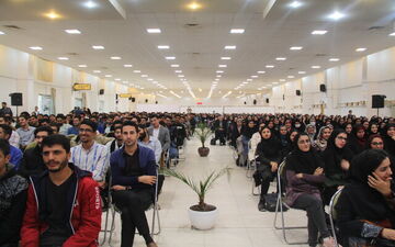 محرومیت زوجین از زندگی عاطفی با تاخیر در ازدواج 