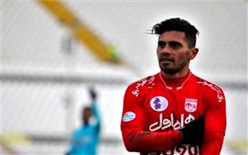  برخی سربازان از دایره حرفه‌ای‌گری و قانون خارج شدند /طعنه مدیرعامل تراکتورسازی به امید عالیشاه