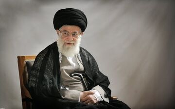 
دست نوشته رهبر انقلاب در تجلیل از شهید نواب صفوی از سوی دفتر حفظ و نشر آثار حضرت آیت الله خامنه‌ای  منتشر شد
