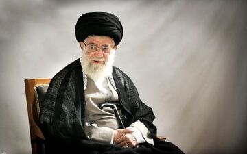 
دست نوشته رهبر انقلاب در تجلیل از شهید نواب صفوی از سوی دفتر حفظ و نشر آثار حضرت آیت الله خامنه‌ای  منتشر شد
